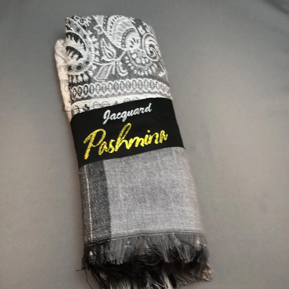 Jacquard pashmina gray paisley